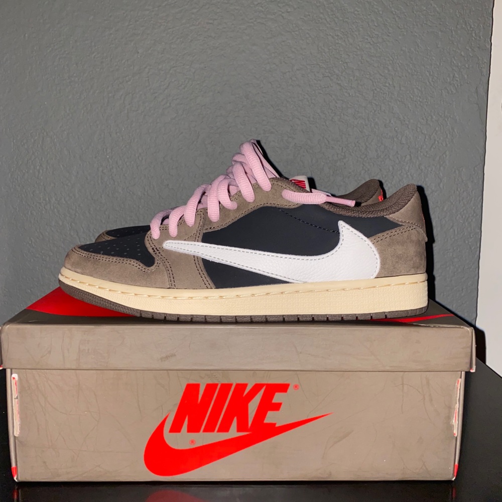 Jordan 1 Retro Low Travis Scott size 8 men